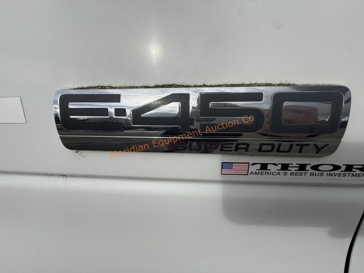 2010-ford-e450-image-25