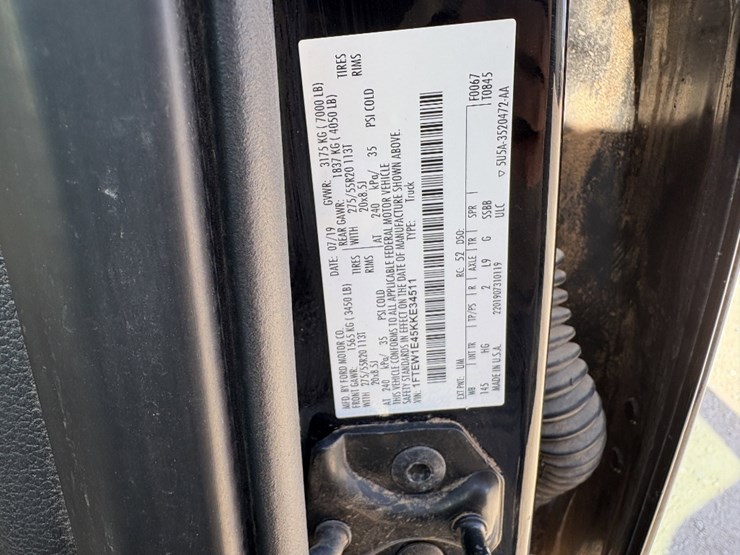 2019-ford-f150-image-8