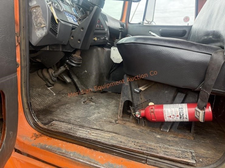 1988-ford-ln8000-image-23