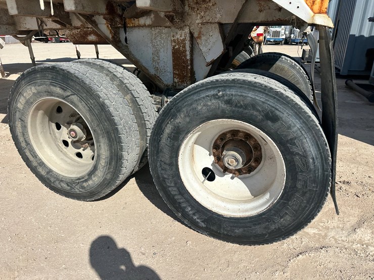 2005-unknown-trailer-image-12