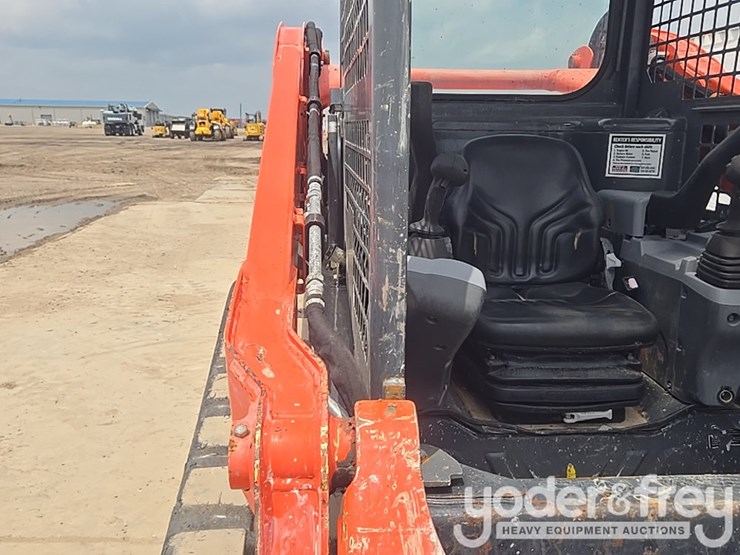 2021-kubota-svl65-2-image-33