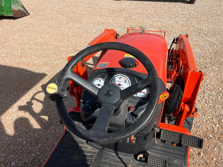 2015-kubota-b2320-image-14
