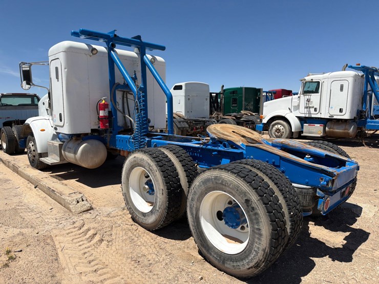 2009-peterbilt-365-image-8