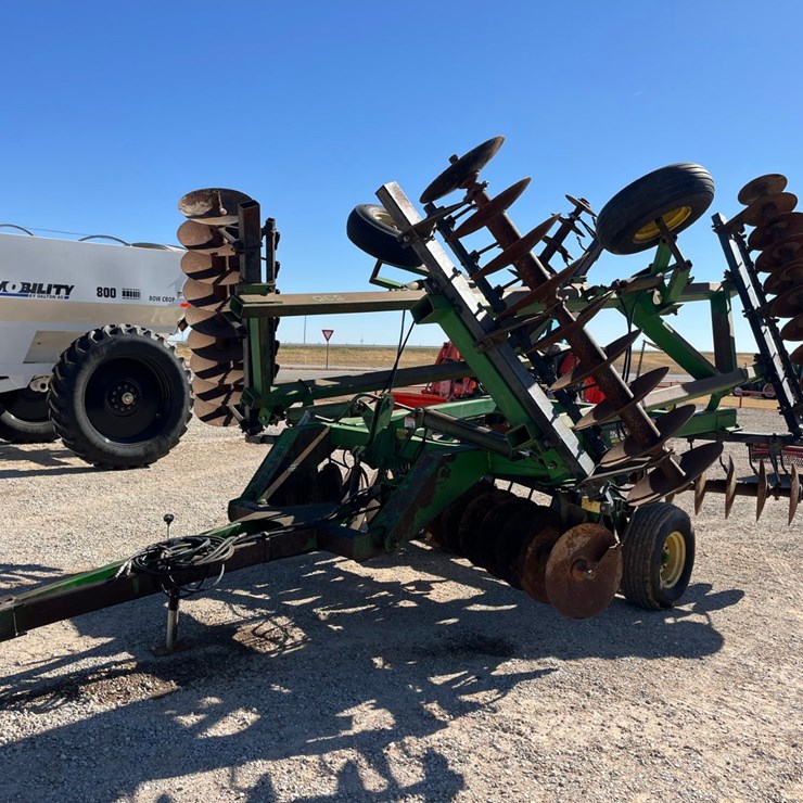1989 JOHN DEERE 630