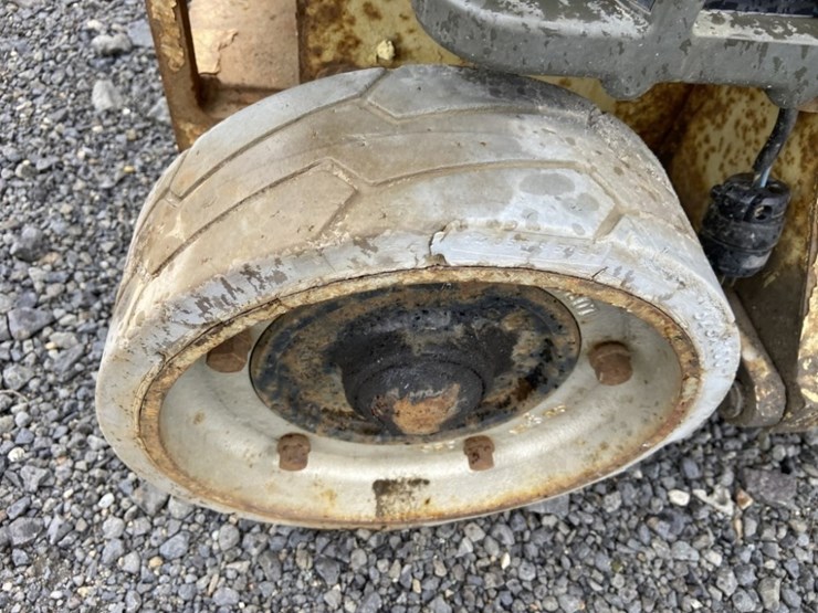 2007-jlg-1930es-image-13