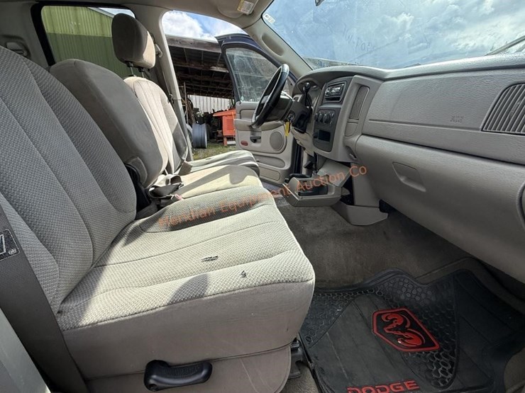 2004-dodge-ram-3500-image-34