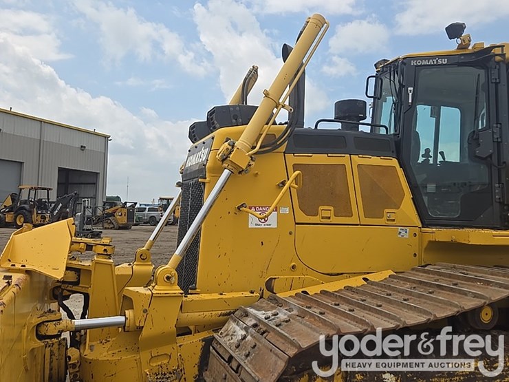 2019-komatsu-d65px-18-image-28
