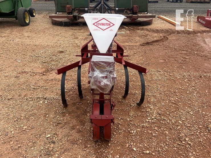 covington-single-row-planter-5744-image-1