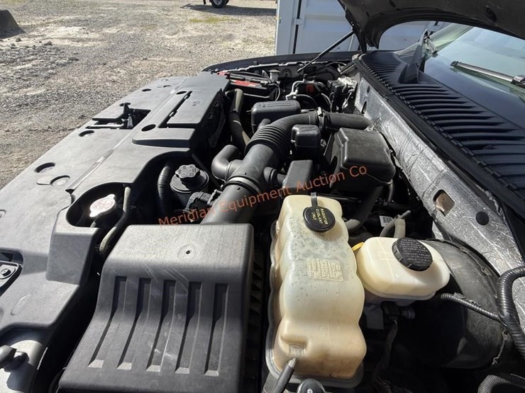 2013-ford-expedition-xlt-image-10