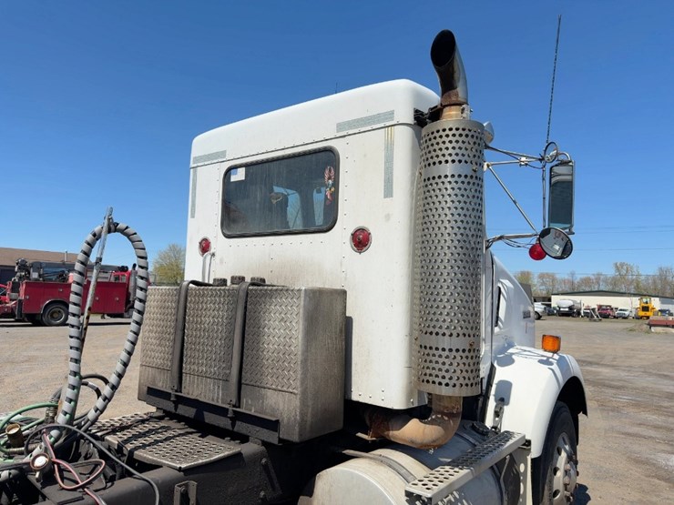 2000-kenworth-t800-image-13