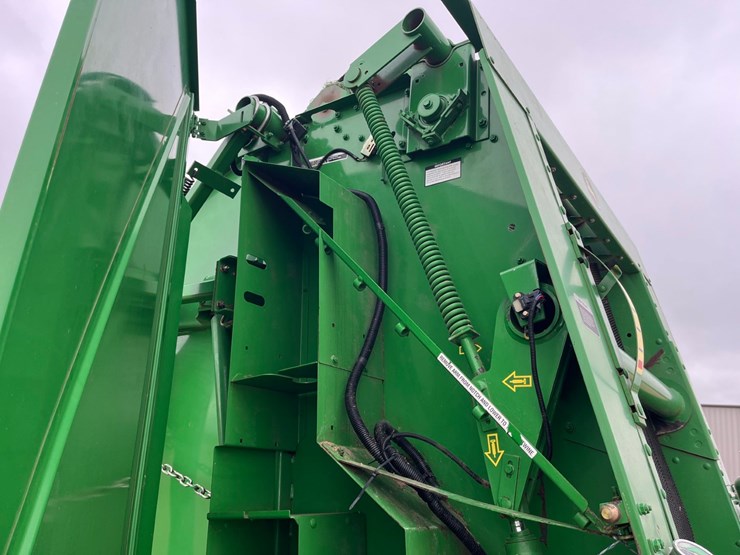 2010-john-deere-468-image-10