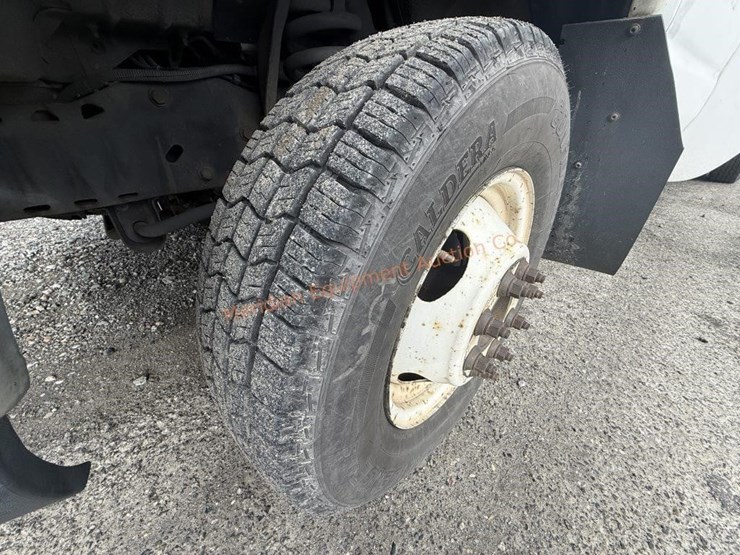 2010-ford-e450-image-16