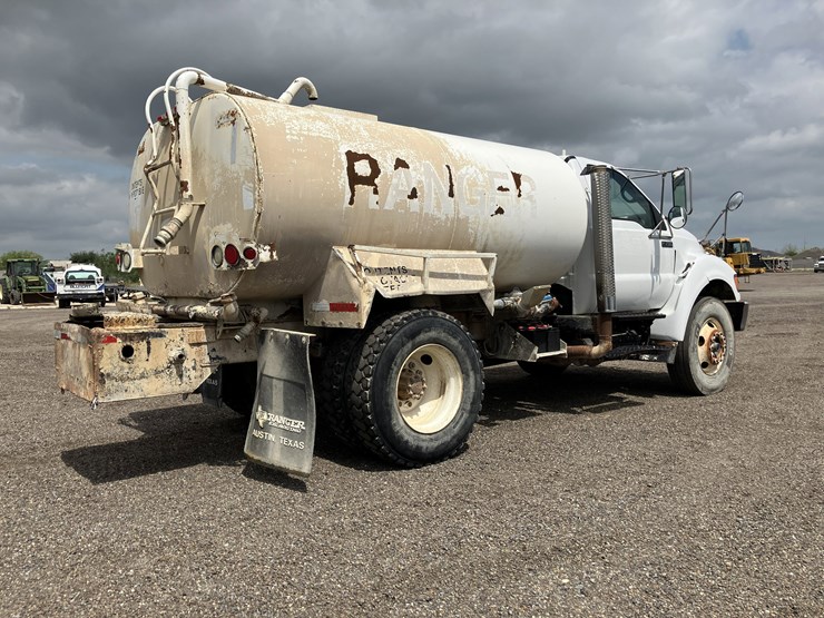 2009-ford-f750-image-5