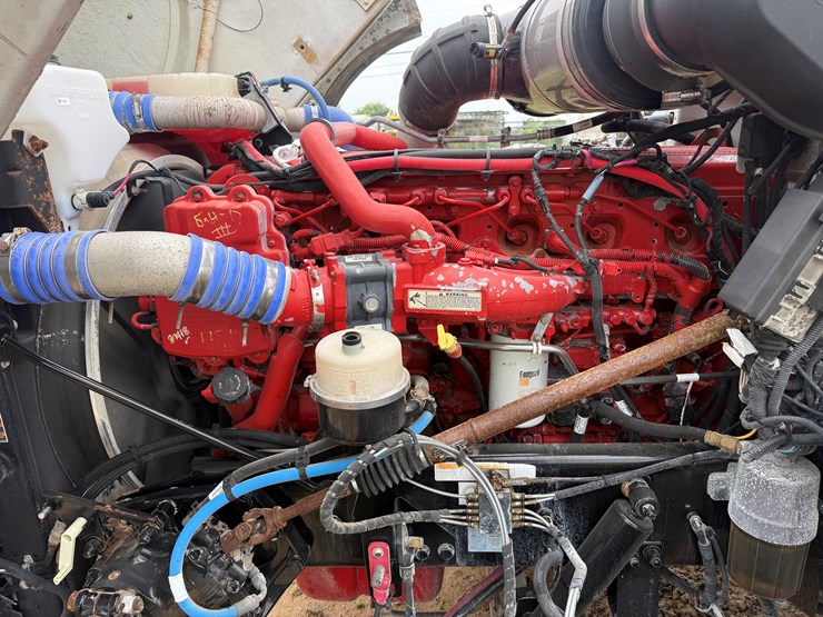 2016-peterbilt-367-image-9