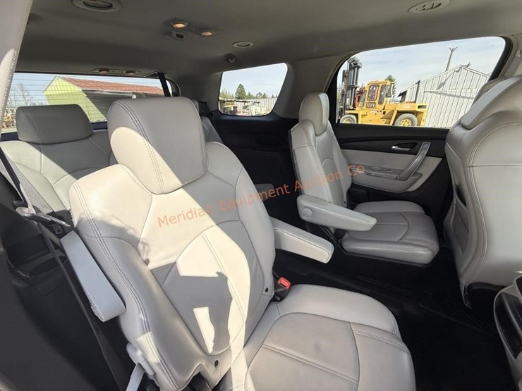 2016-gmc-acadia-slt-image-29