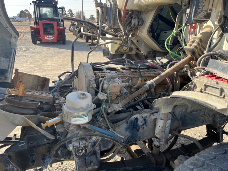 2005-sterling-l9500-image-10