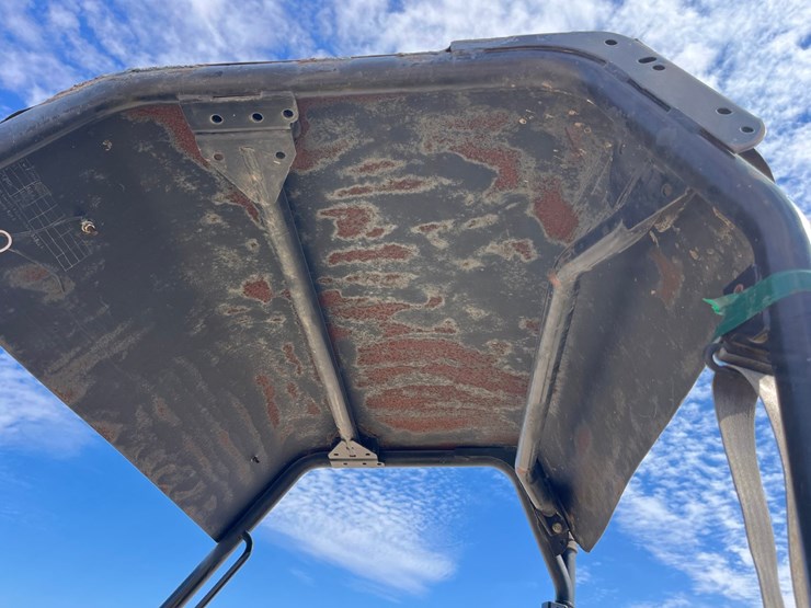 2016-john-deere-gator-image-12