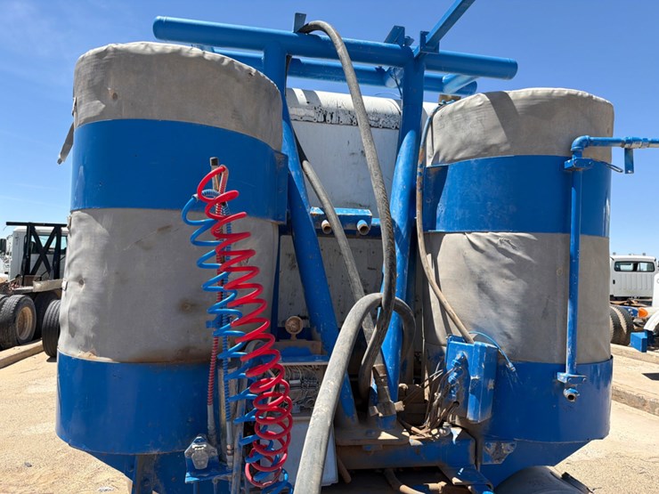 2009-peterbilt-365-image-8