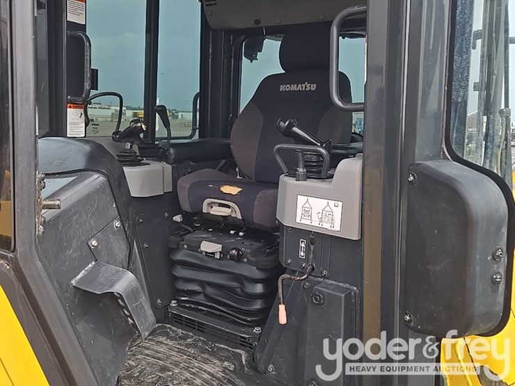 2022-komatsu-d61px-24-image-45