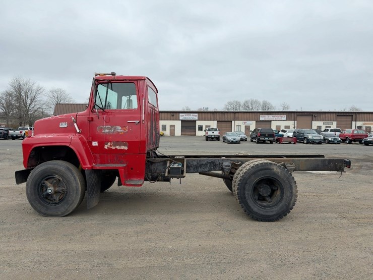 1970-ford-8000-image-2