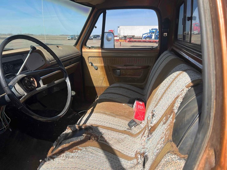 1977-dodge-power-wagon-image-10