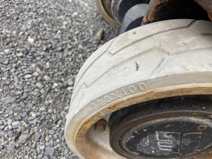 2007-jlg-1930es-image-10