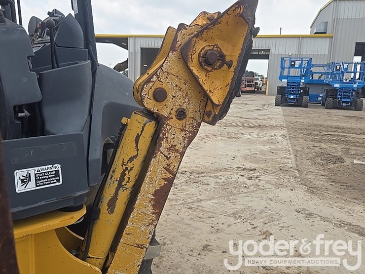 2010-deere-310sj-image-39