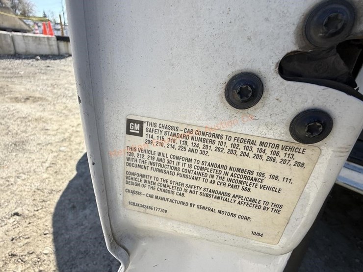 2005-chevrolet-silverado-3500-image-37