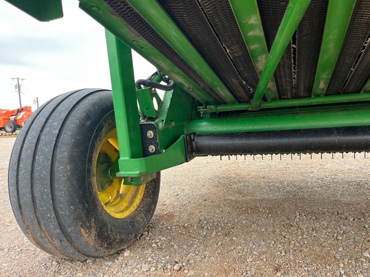 2010-john-deere-468-image-14