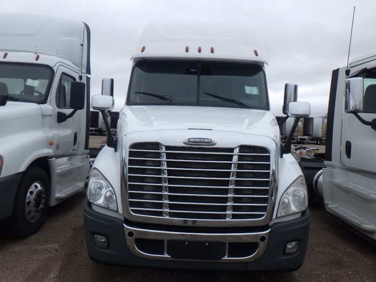 2017-freightliner-cascadia-125-image-2