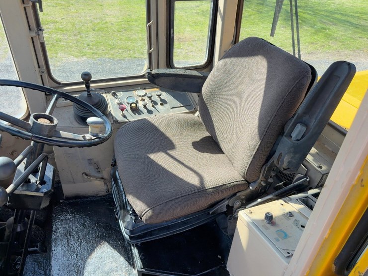 1989-deere-644e-image-22