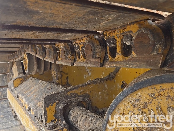 2019-deere-450k-lgp-image-16