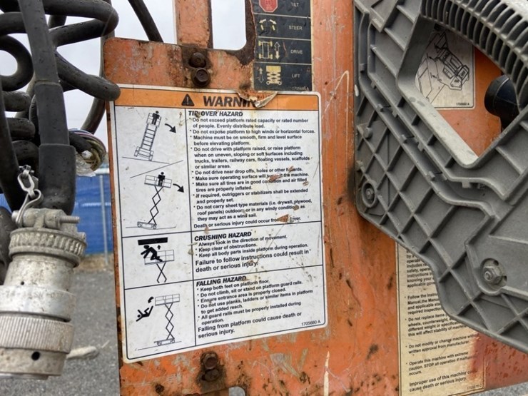 2007-jlg-1930es-image-8