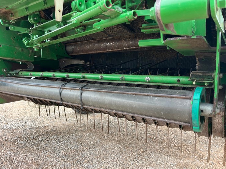 2010-john-deere-468-image-3