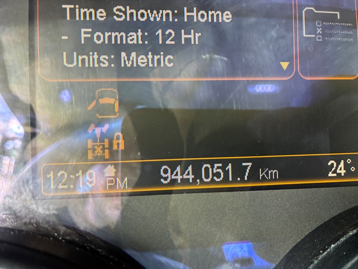 2014-peterbilt-567-image-15