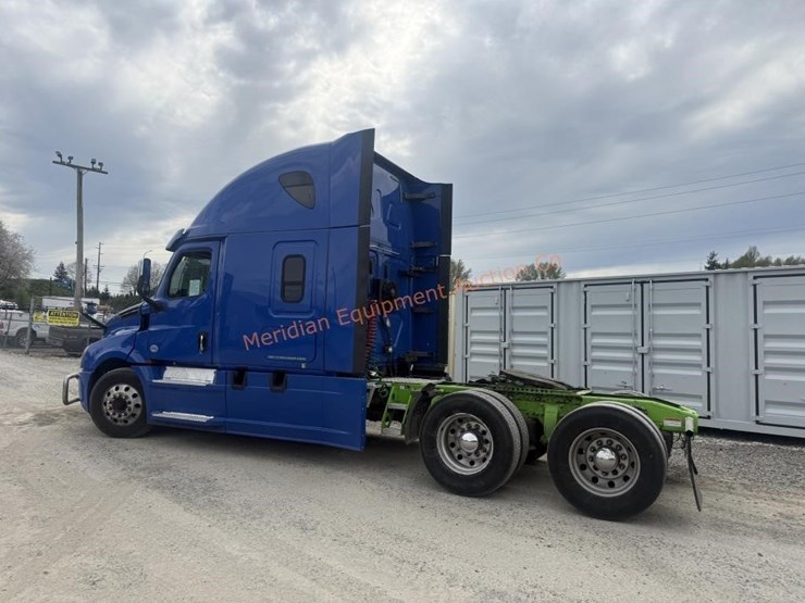 2020-freightliner-cascadia-113-image-6