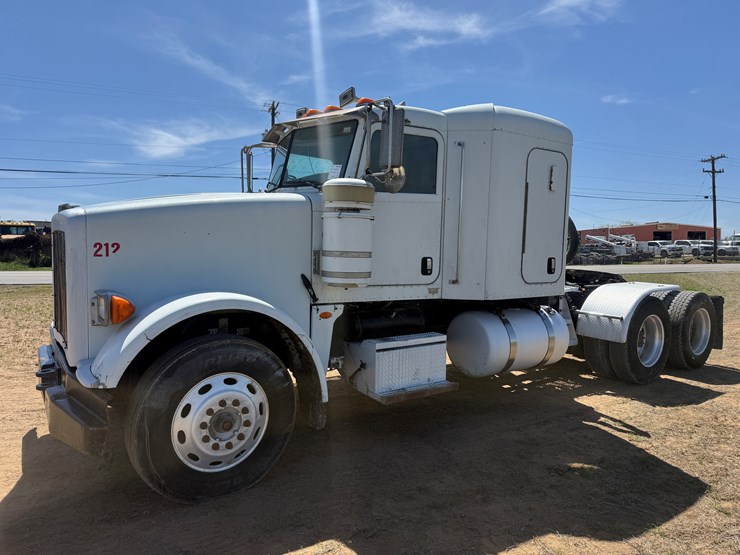 2013-peterbilt-367-image-1