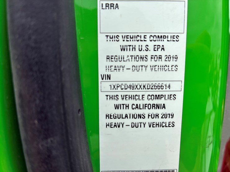 2019-peterbilt-567-image-16