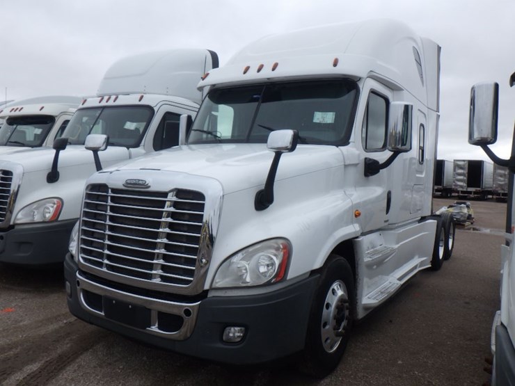 2017-freightliner-cascadia-125-image-1