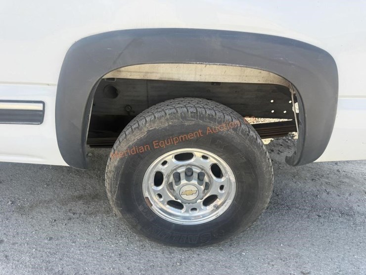 2001-chevrolet-silverado-2500-image-16