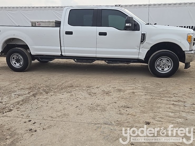 2017-ford-f250-image-14