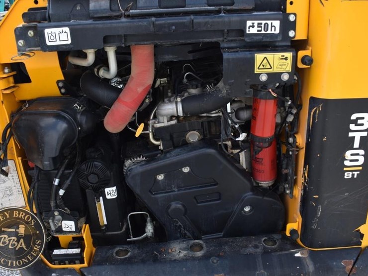 2020-jcb-3ts-8t-image-18