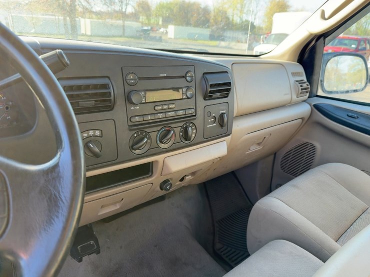 2005-ford-f350-xl-image-18