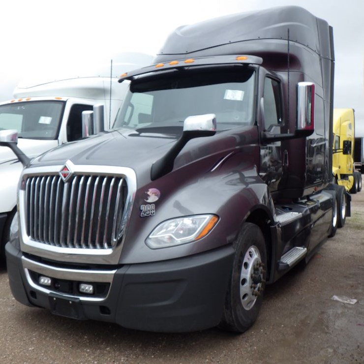 2019 INTERNATIONAL LT