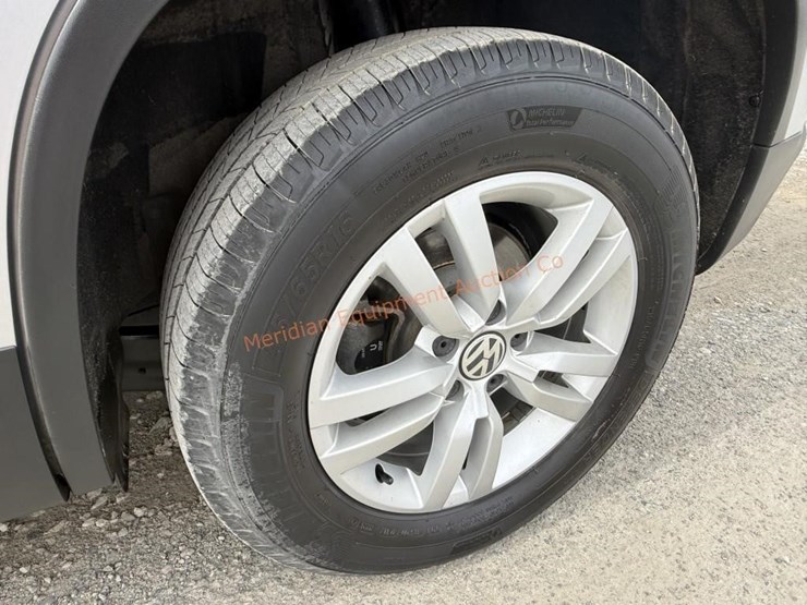 2016-volkswagen-tiguan-image-14