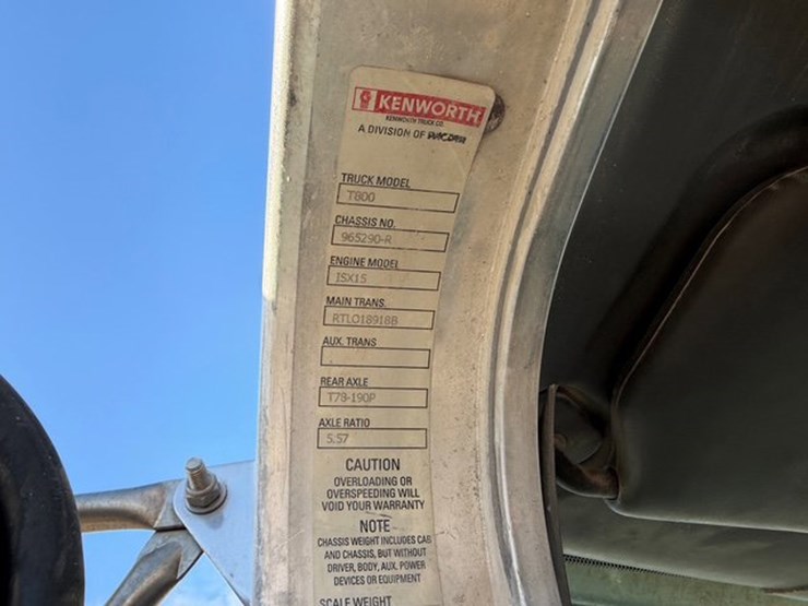 2014-kenworth-t800-image-17