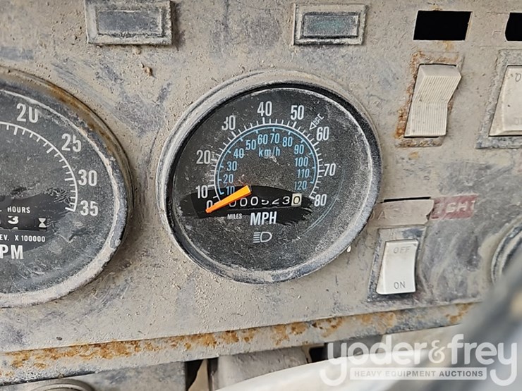 international-f-2654-image-34