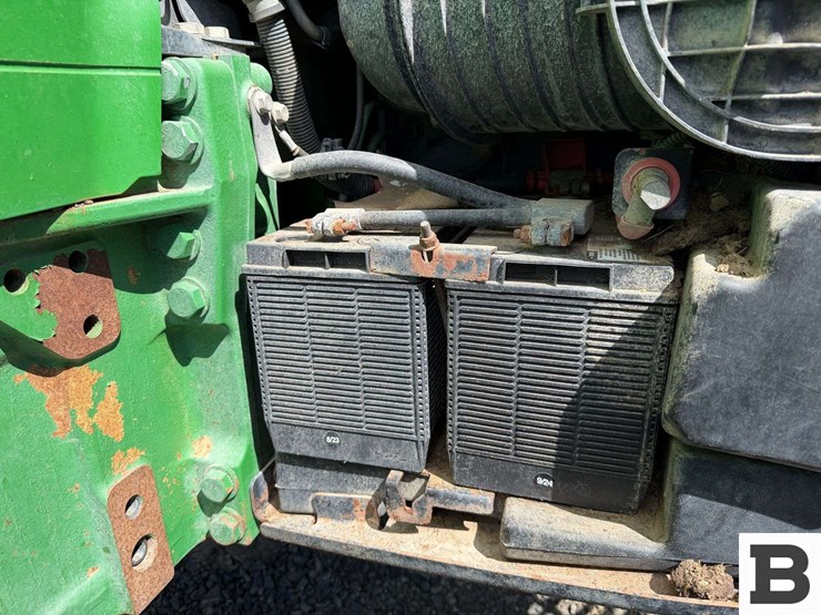 2013-john-deere-7200r-image-68