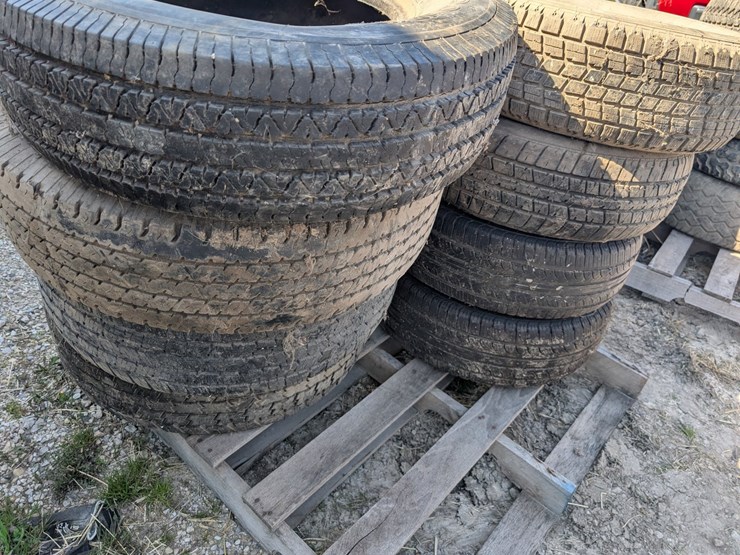#5491-•-pallet-of-tires-image-5