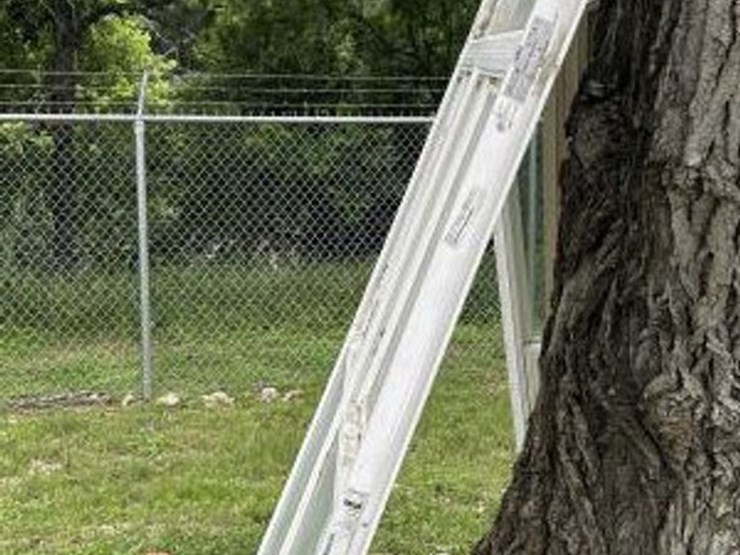 #22-•-large-window-with-arch-62-x-99-image-5